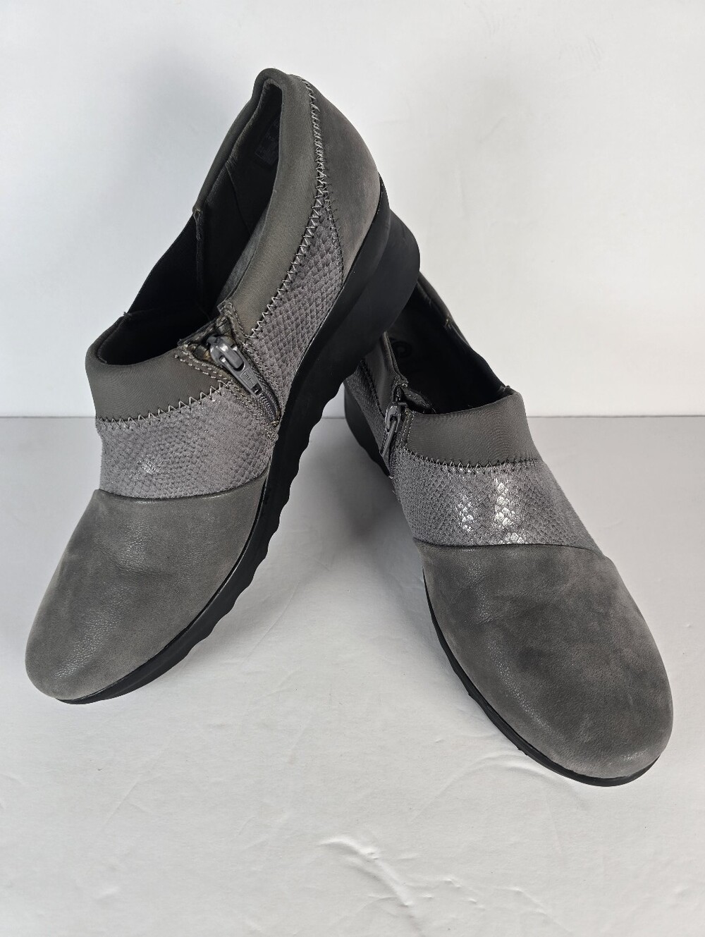 NWOT Clarks Caddell Denali Slip-On Wedge Shoes Size 9 Business Casual Office